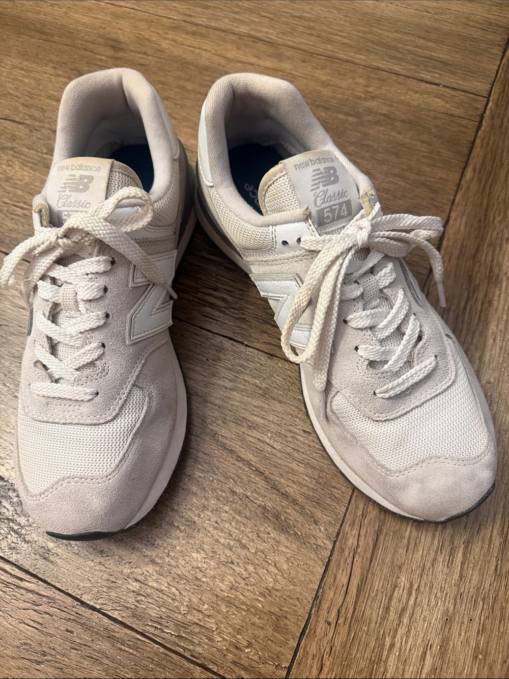 New Balance 574 Men's Sneakers in Cream/White. Size 7.5M - 8W